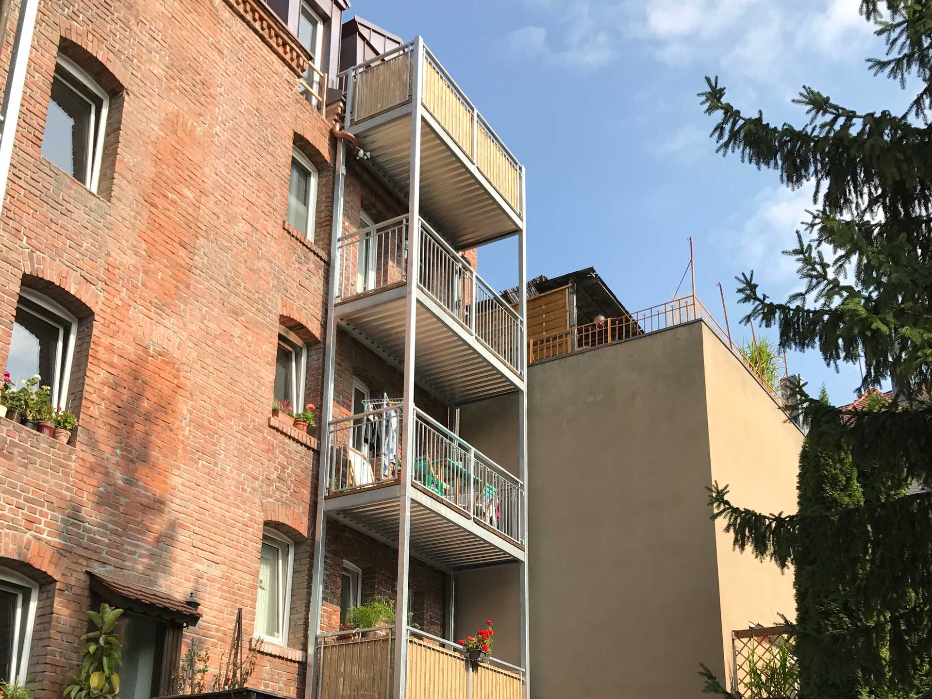 BS012 Neubau von 25 Balkonen