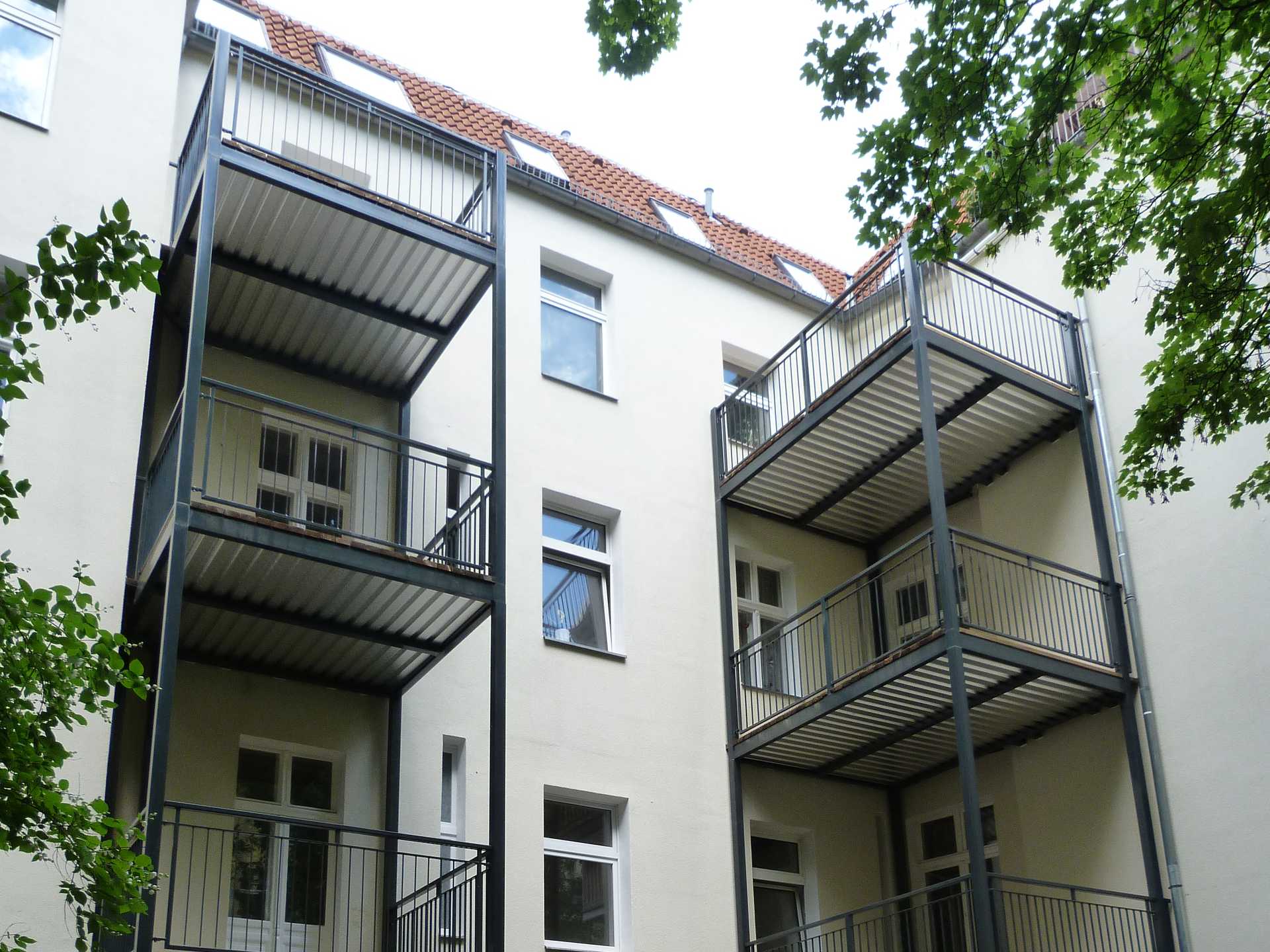 BS064 Neubau von 12 Balkonen