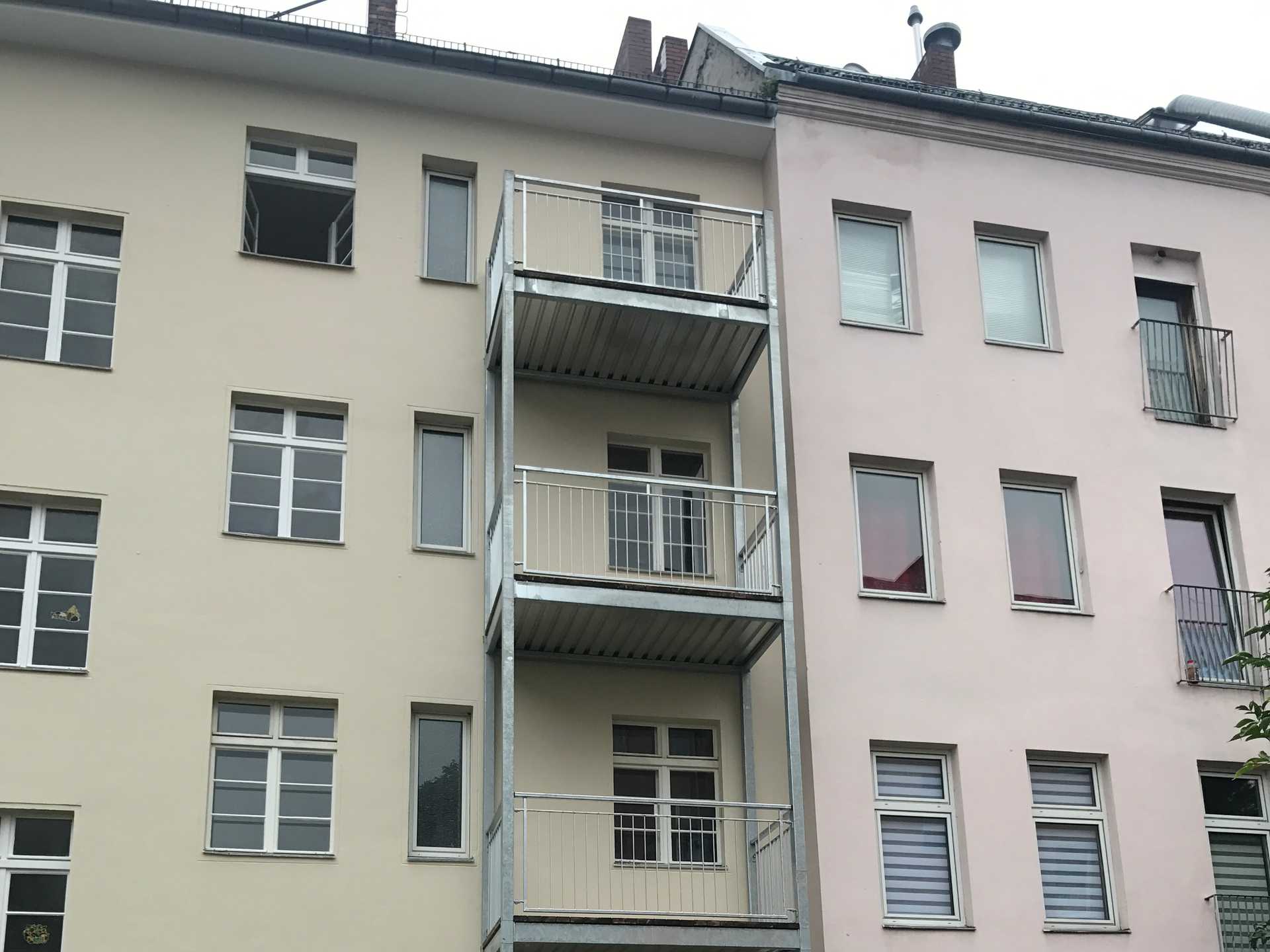 BS022 Neubau von 16 Balkonen