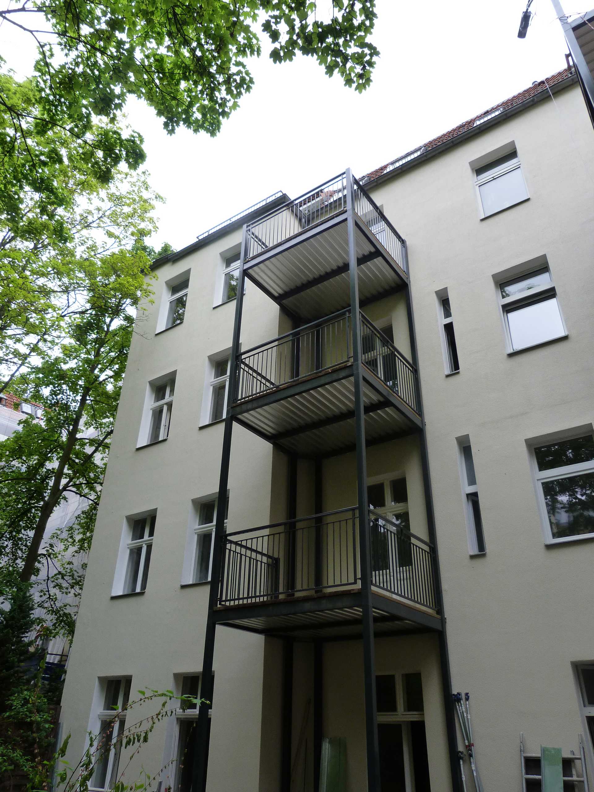 BS064 Neubau von 12 Balkonen