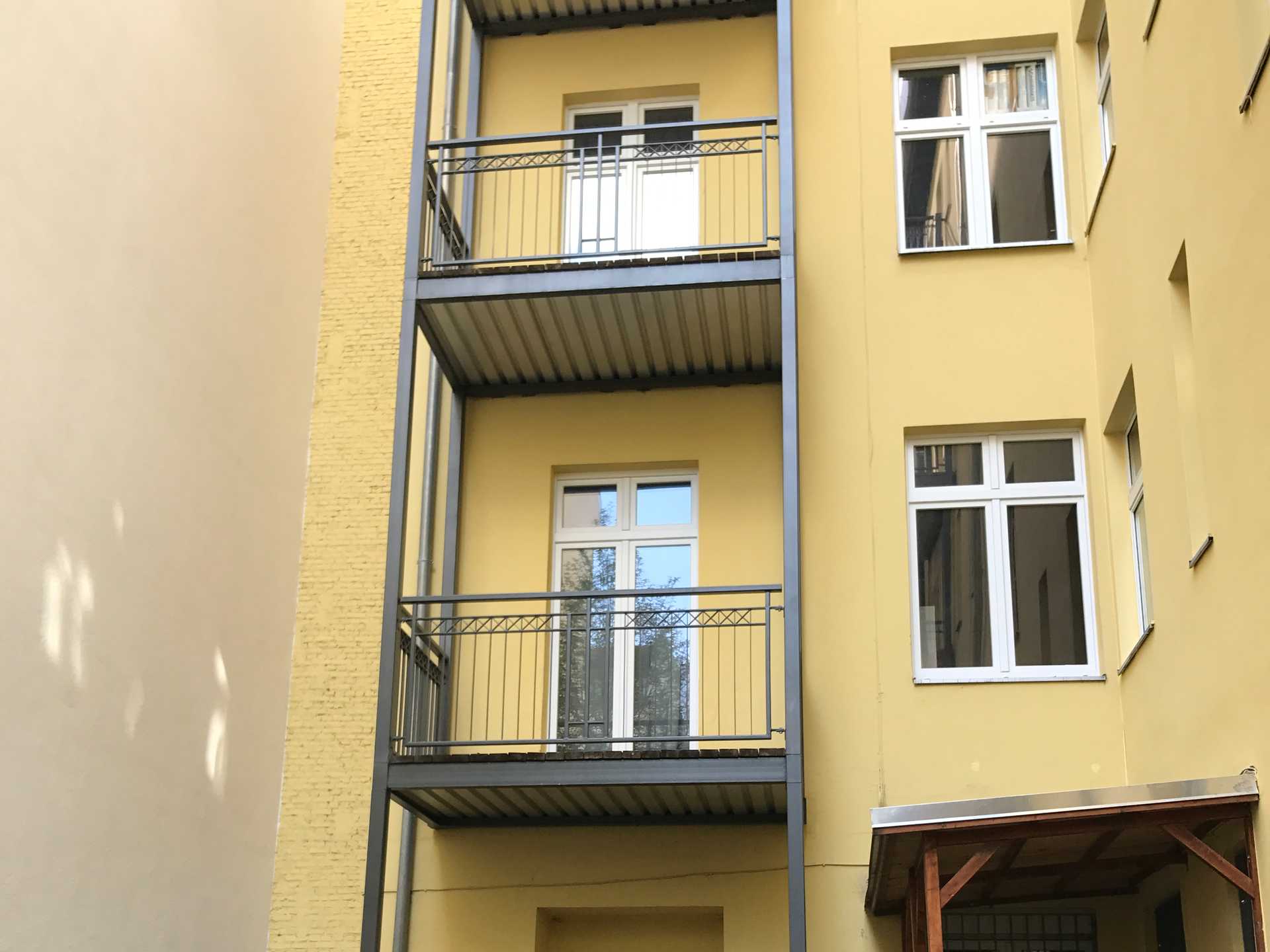 BS062 Neubau von 8 Balkonen