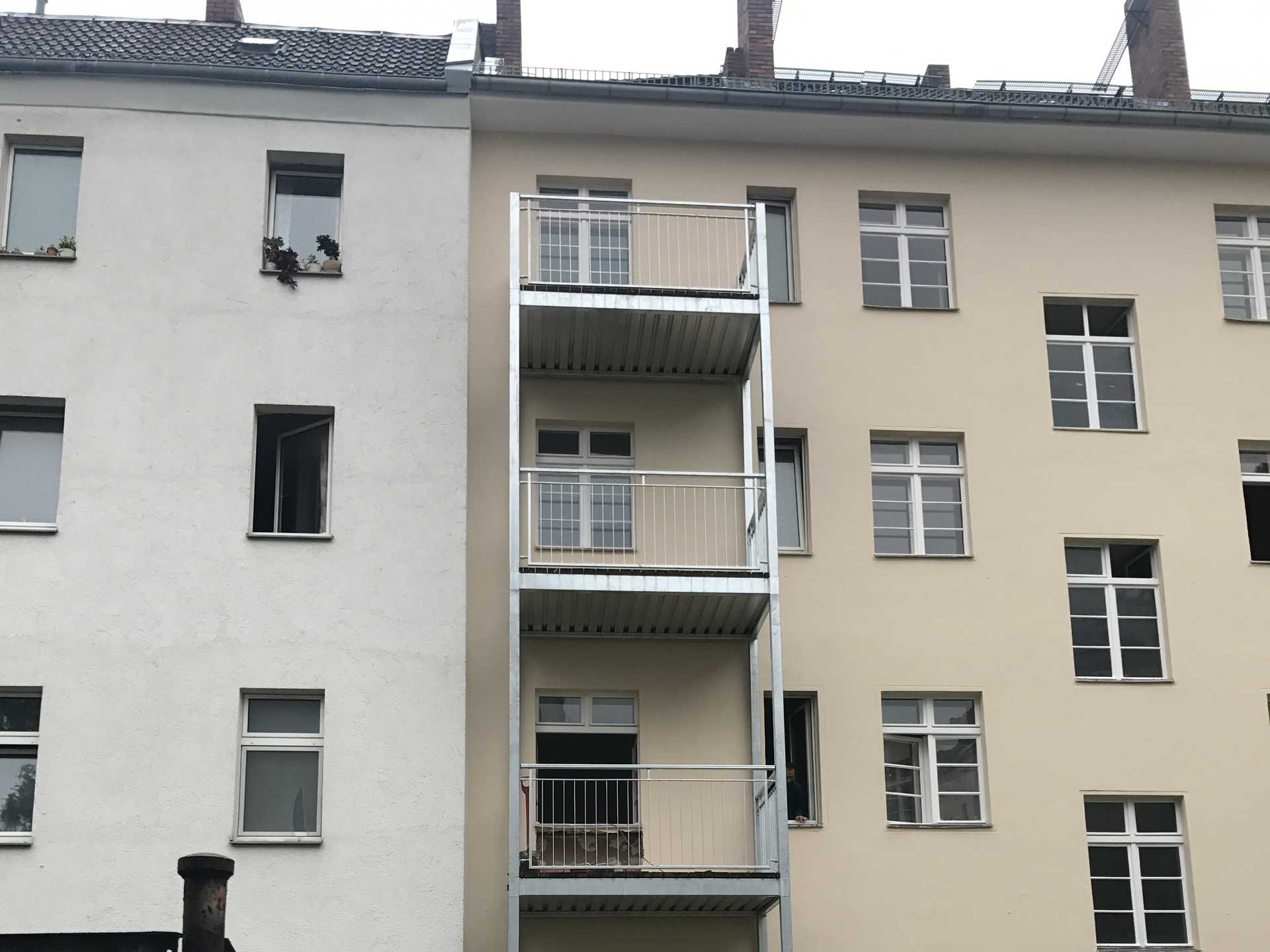 BS022 Neubau von 16 Balkonen