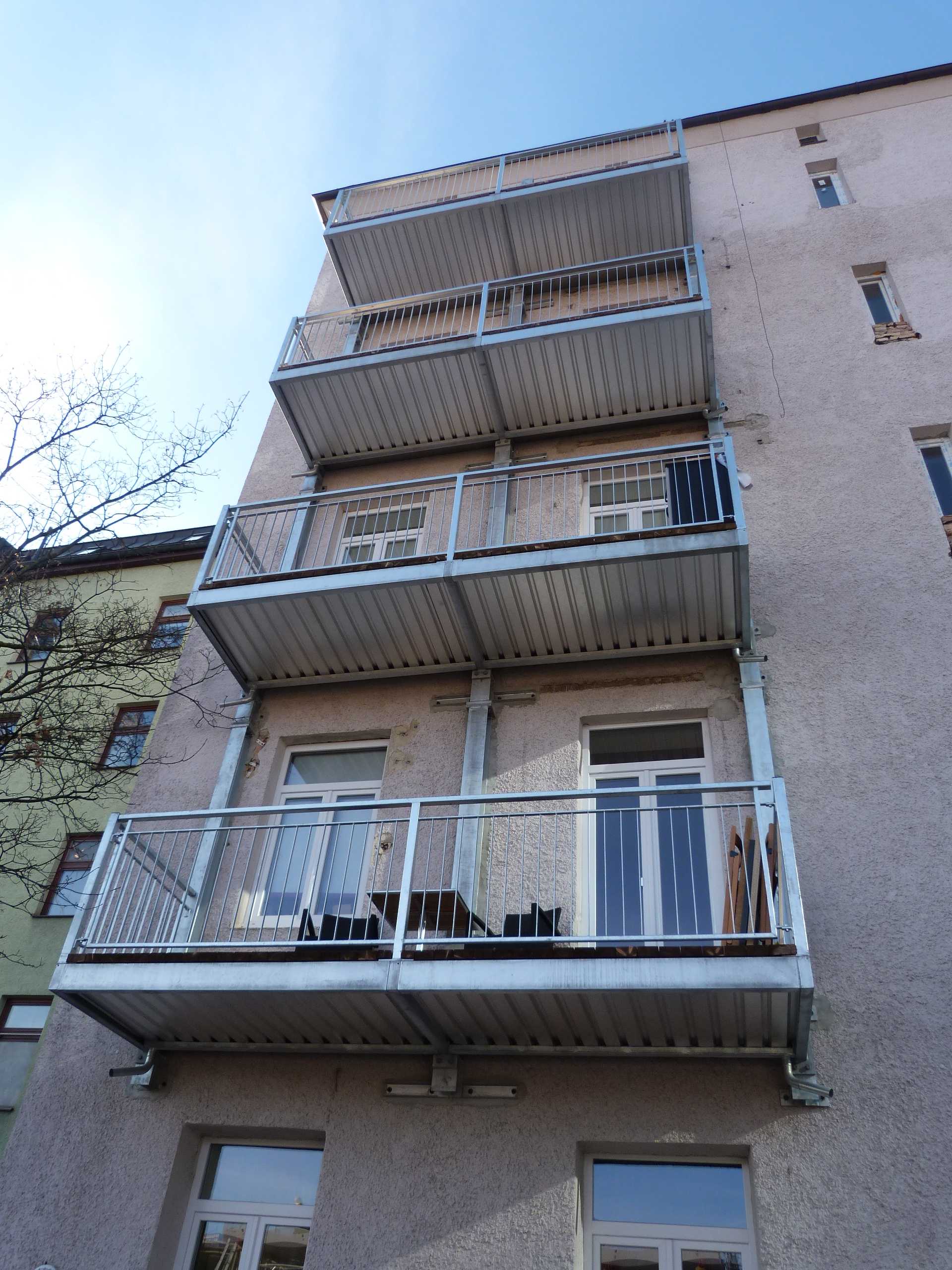 BS048 Neubau von 16 Balkonen