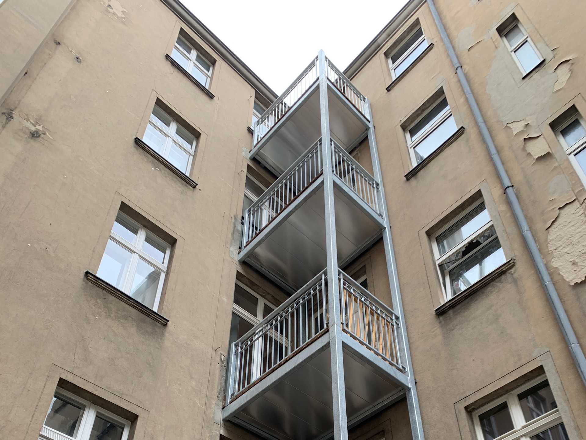 BS085 Neubau von 4 Balkonen