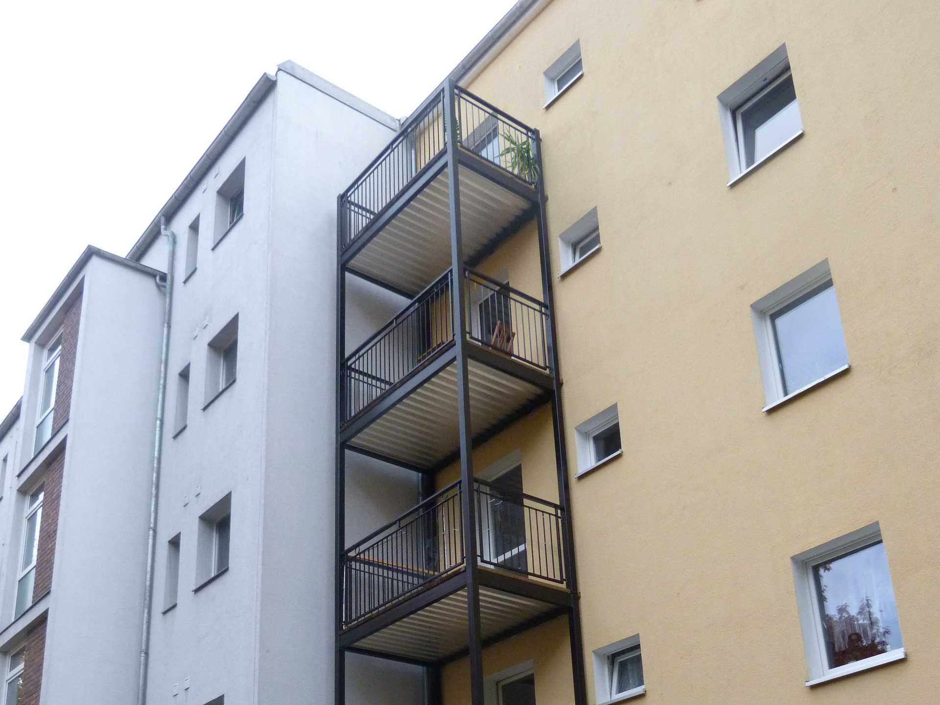 BS040 Neubau von 10 Balkonen