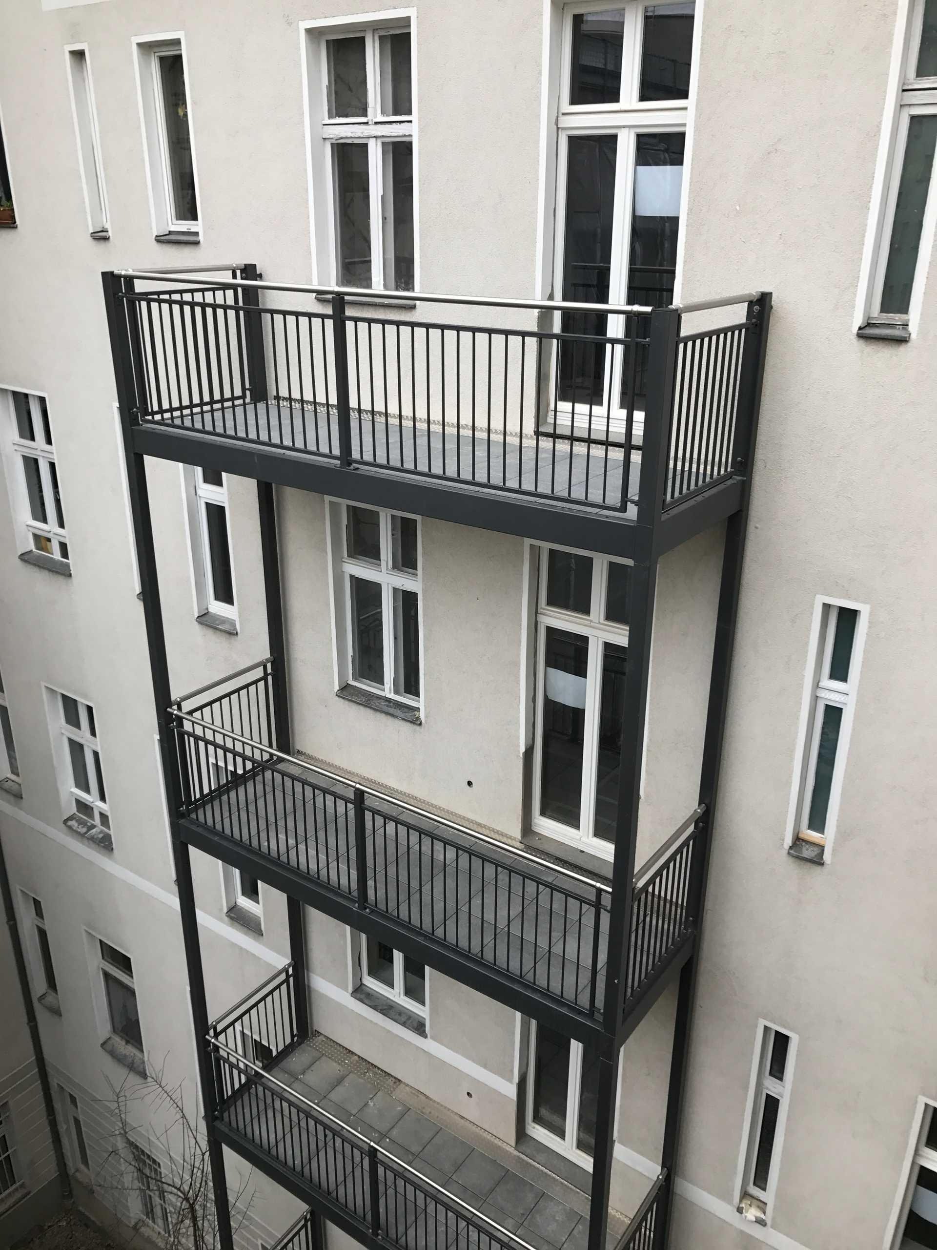 BS006 Neubau von 8 Balkonen