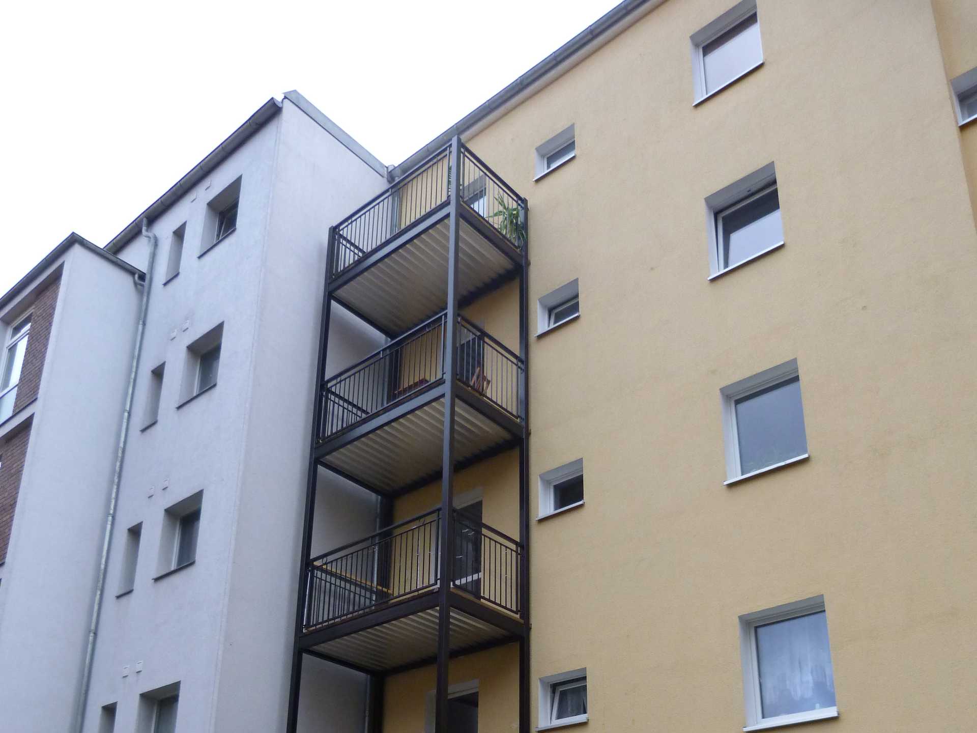 BS040 Neubau von 10 Balkonen